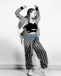 Celebrity Photo Of Elli AvrRam