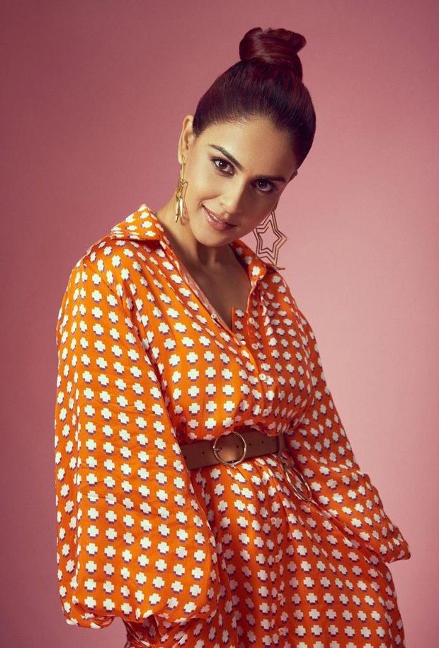 Genelia D'Souza dons bright orange mini shirt dress worth Rs. 8,500 Genelia D'Souza dons bright orange mini shirt dress worth Rs. 8,500