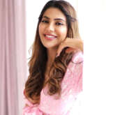 Khatron Ke Khiladi 11 star Nikki Tamboli looks beautiful in plunging neckline crop top and mini skirt