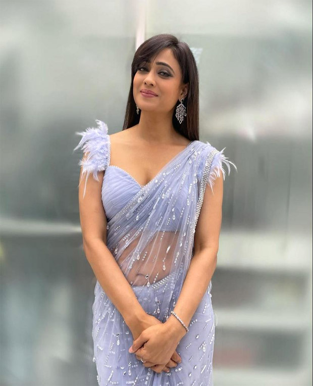 Khatron Ke Khiladi 11 star Shweta Tiwari looks riveting in ice blue embellished saree worth Rs. 90,000 for Rahul Vaidya - Disha Parmar's wedding reception