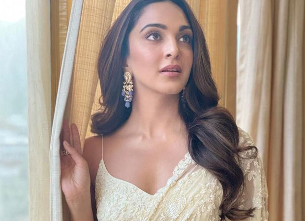 Kiara Advani in pristine white saree and infinity blouse is a sight to  behold : Bollywood News - Bollywood Hungama
