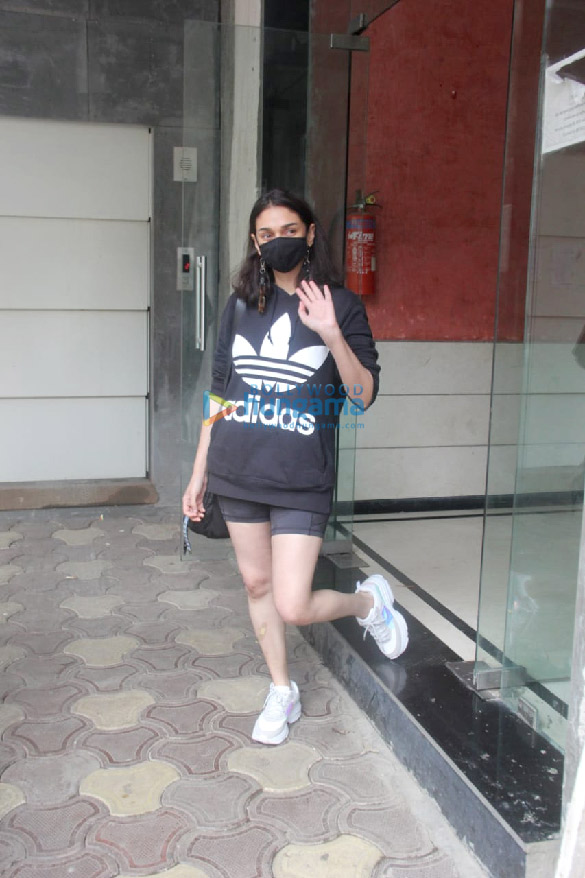 Photos: Aditi Rao Hydari spotted at a clinic in Bandra Photos: Aditi Rao Hydari spotted at a clinic in Bandra