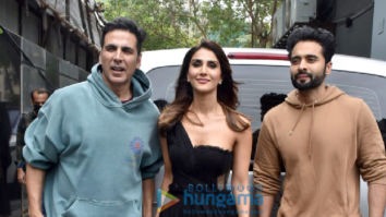Photos: Akshay Kumar, Vaani Kapoor and Jackky Bhagnani snapped promoting their film Bellbottom