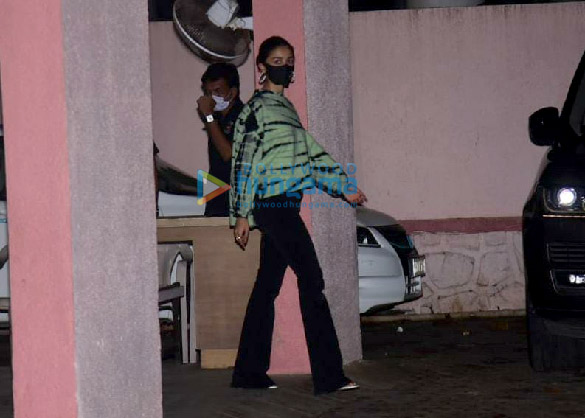 photos alia bhatt snapped at sanjay leela bhansalis office in juhu 2 4