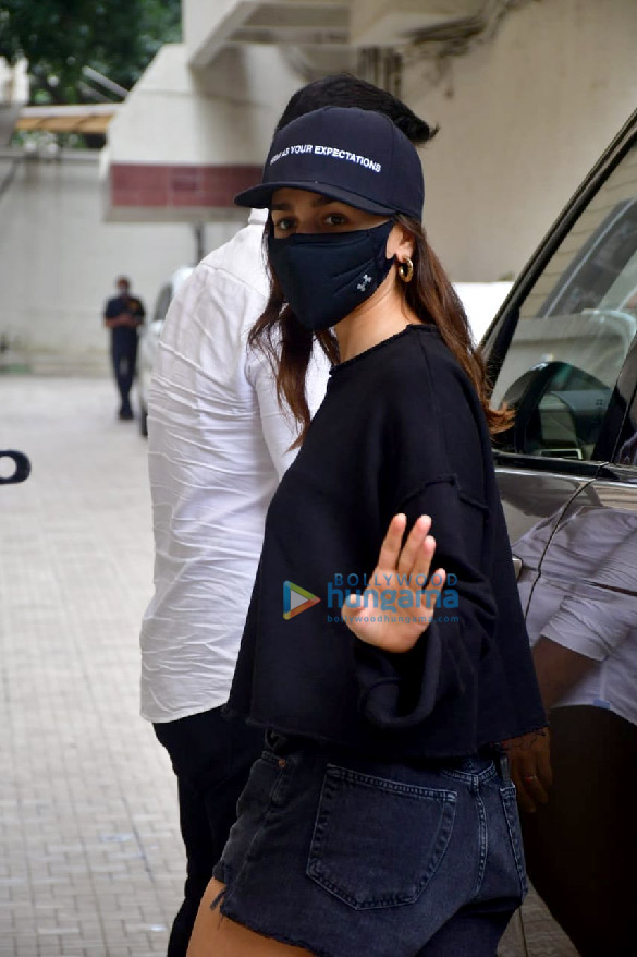 photos alia bhatt spotted at old dharma office 3