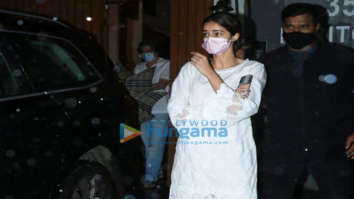 Photos: Ananya Panday, Chunky Pandey and Bhavana Pandey at prayer meet for Chunky Pandey’s mother