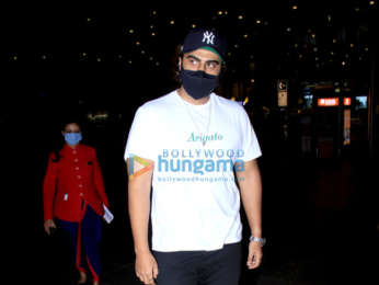 Photos: Arjun Kapoor and Rashami Desai snapped at the airport