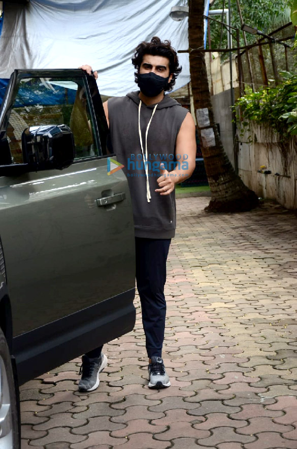 photos arjun kapoor snapped at a dance class in andheri 3