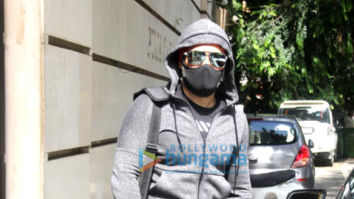 Photos: Emraan Hashmi spotted at the gym in Bandra