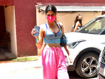 Photos: Janhvi Kapoor and sister Khushi Kapoor snapped outside the Pilates gym in Santacruz
