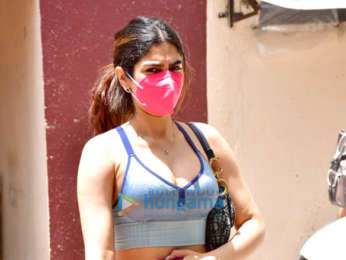 Photos: Janhvi Kapoor and sister Khushi Kapoor snapped outside the Pilates gym in Santacruz