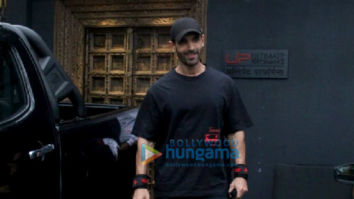 Photos: John Abraham and Genelia Dsouza spotted at the gym