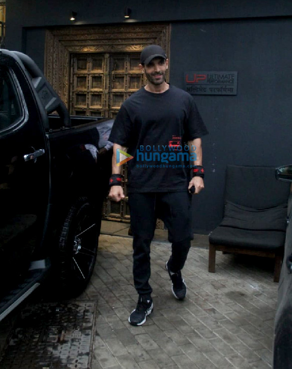 Photos: John Abraham and Genelia Dsouza spotted at the gym Photos: John Abraham and Genelia Dsouza spotted at the gym