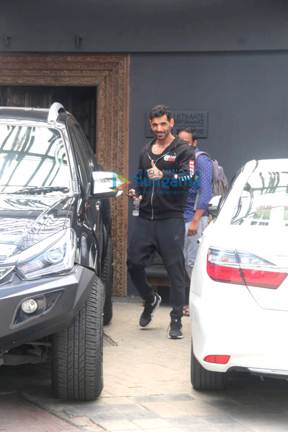 photos john abraham spotted at the gym 1