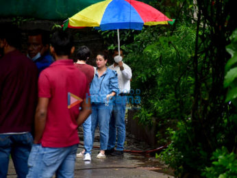 Photos: Kareena Kapoor Khan spotted at Mehboob Studios