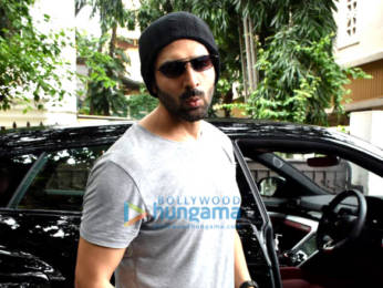 Photos: Kartik Aaryan snapped for look test in Juhu