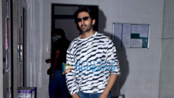 Photos: Kartik Aaryan snapped in Andheri