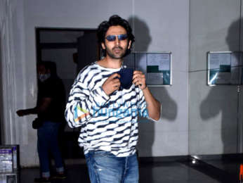 Photos: Kartik Aaryan snapped in Andheri