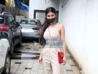 Photos: Mouni Roy spotted at Island City Studio