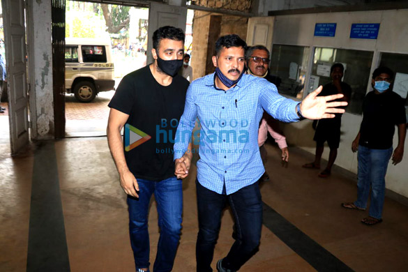 Photos: Raj Kundra leaves from Court for Medical test at JJ Hospital