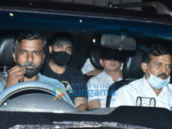 Photos: Raj Kundra spotted leaving his house in Juhu Photos: Raj Kundra spotted leaving his house in Juhu