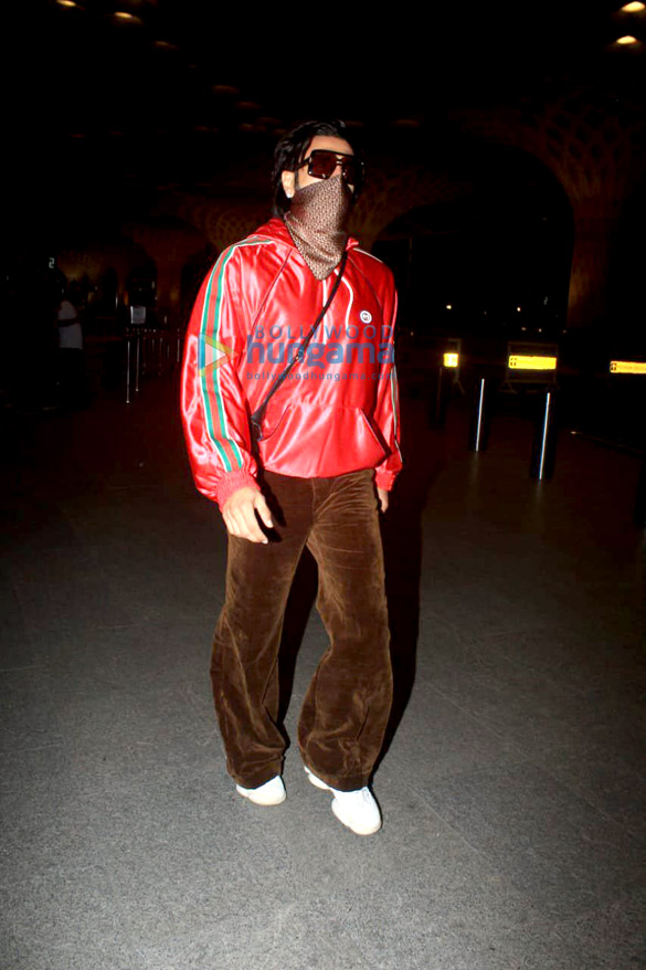 photos ranveer singh snapped at the airport 2 2