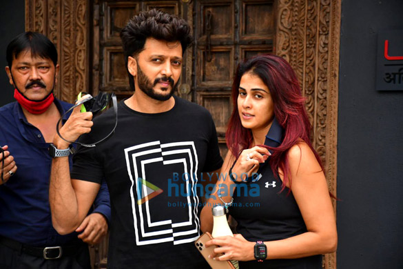 photos riteish deshmukh and genelia dsouza spotted at gym in bandra 2