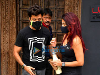 Photos: Riteish Deshmukh and Genelia D'Souza spotted at gym in Bandra