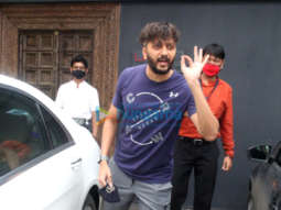 Photos: Riteish Deshmukh, Genelia D’Souza and John Abraham spotted at gym in Bandra