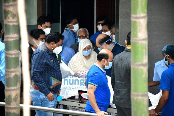 Photos: Saira Banu snapped as Dilip Kumar’s body being taken home for last rites Photos: Saira Banu snapped as Dilip Kumar’s body being taken home for last rites
