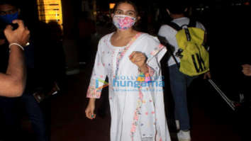 Photos: Sara Ali Khan snapped at the airport