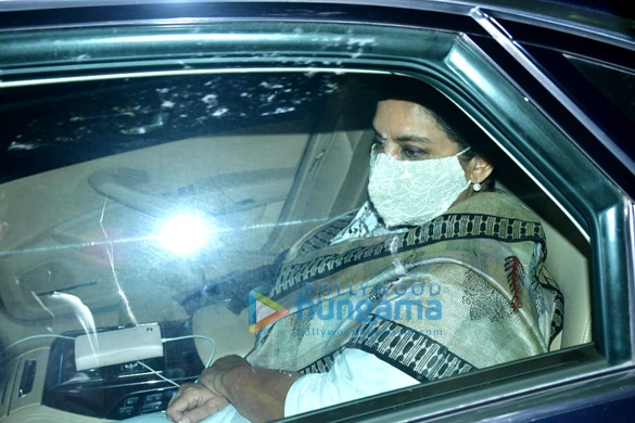 photos shabana azmi arrive at dilip kumars residence to pay their last respects 4