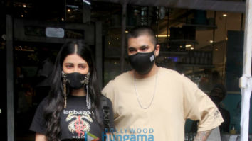 Photos: Shruti Haasan snapped with her boyfriend at Foodhall in Santacruz