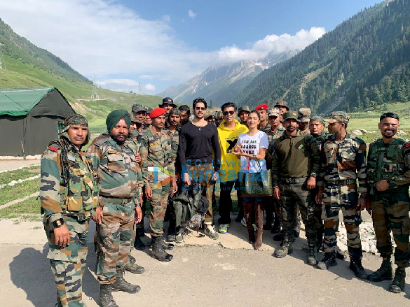 photos sidharth malhotra kiara advani karan johar with the jawans en route to kargil for the trailer launch of shershaah 3