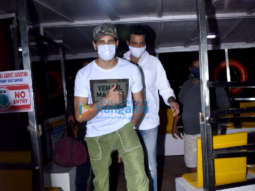 Photos: Sidharth Malhotra snapped at Versova Jetty