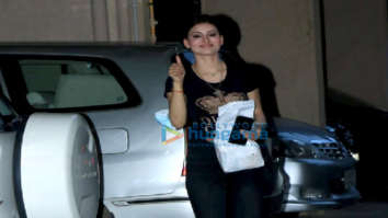 Photos: Urvashi Rautela snapped in Juhu