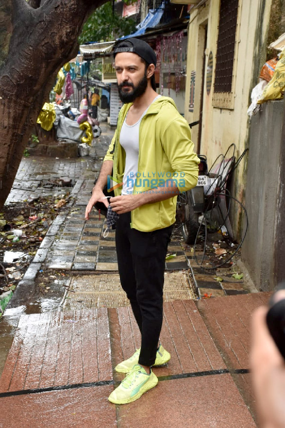 photos varun dhawan and vatsal sheth snapped at the gym in juhu 1