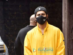 Photos: Varun Dhawan and Vatsal Sheth snapped at the gym in Juhu