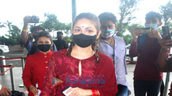 Photos: Yami Gautam and Pooja Hegde snapped at the airport