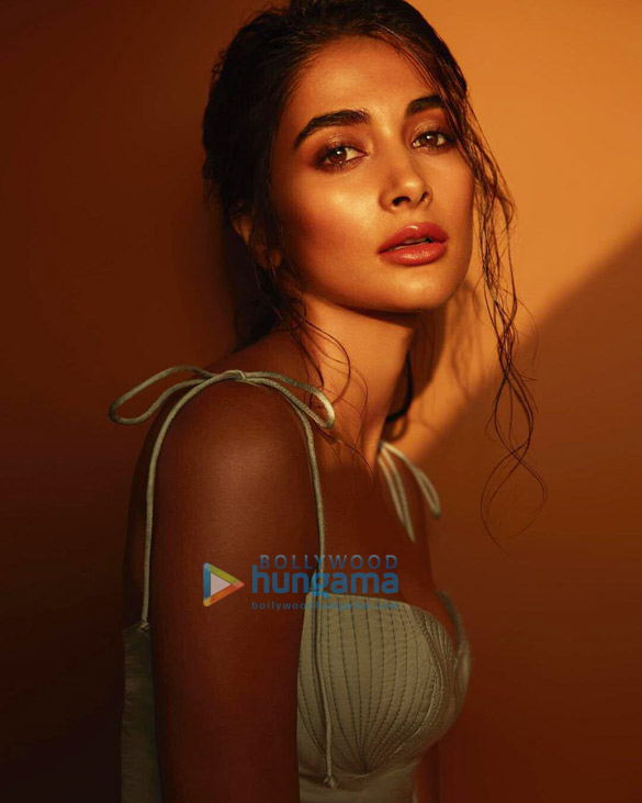pooja hegde 2 13