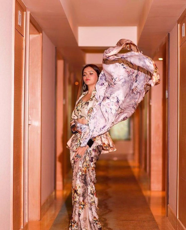 Rubina Dilaik looks gorgeous in printed saree paired with collar blouse