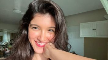 Shanaya Kapoor glows in minimal makeup in her latest picture