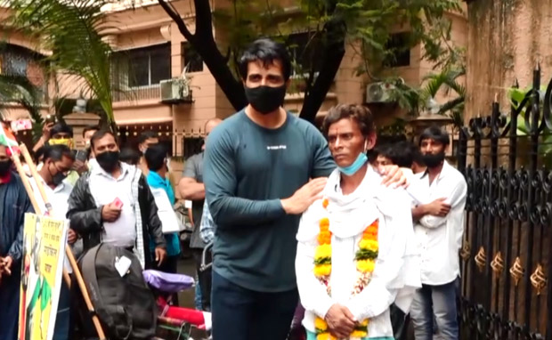 Sonu Sood's fan cycles 1200 km to meet him, watch video Sonu Sood's fan cycles 1200 km to meet him, watch video