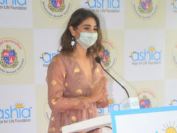 Dhvani Bhanushali along wih other dignitaries inaugurates a free-of-cast 140-bed Covid care Isolation centre in Mumbai