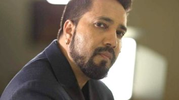 Mika Singh’s car breaks down amid heavy rain; hundreds of people gather at 3 am to help