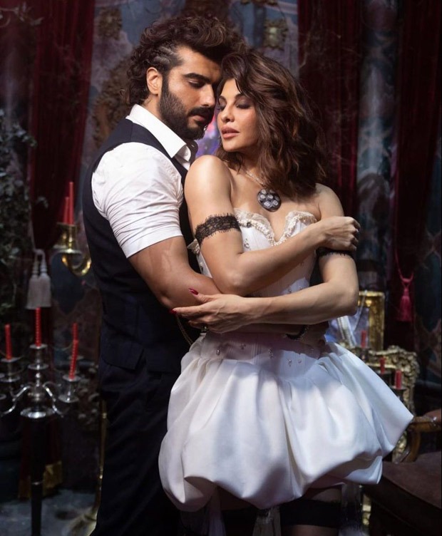 Arjun Kapoor and Jacqueline Fernandez are all smiles in Expectation vs Reality photos for Bhoot Police Arjun Kapoor and Jacqueline Fernandez are all smiles in Expectation vs Reality photos for Bhoot Police