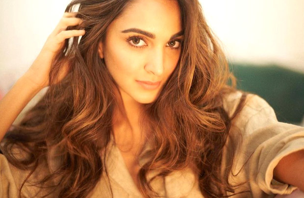 Kiara Advani gives smouldering expression for post packup shoot with Avinash Gowariker Kiara Advani gives smouldering expression for post packup shoot with Avinash Gowariker
