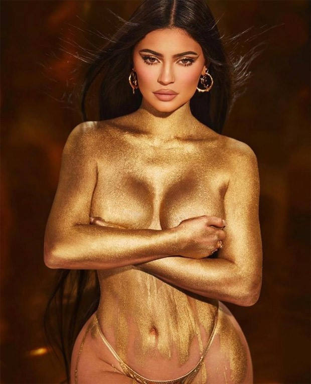 Kylie Jenners goes topless with shimmery body paint to promote her birthday make up collection Kylie Jenners goes topless with shimmery body paint to promote her birthday make up collection