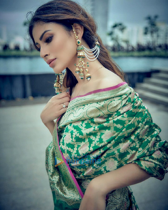 mouni roy 4 10