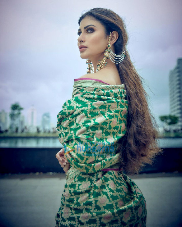 mouni roy 5 6